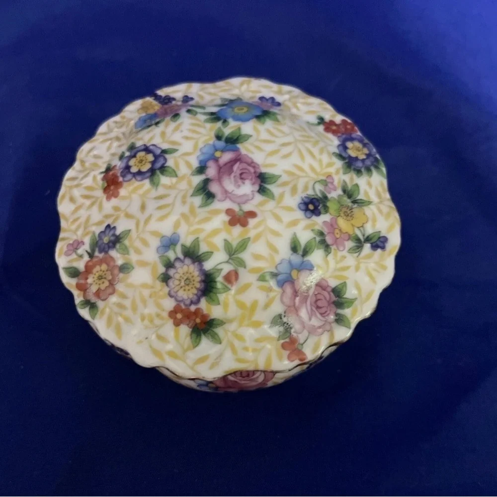 Vintage Gold castle Vintage Floral Trinket Box Made In Japan EUC
